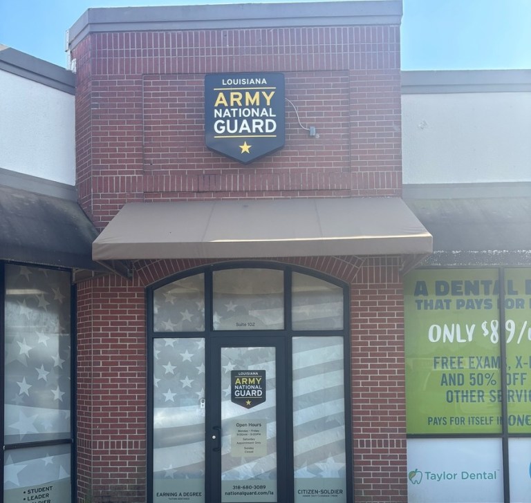 Monroe 01 900x1200 e1ce480 768x728